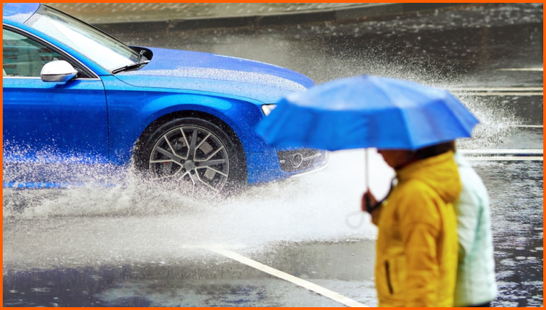 자동차 물웅덩이